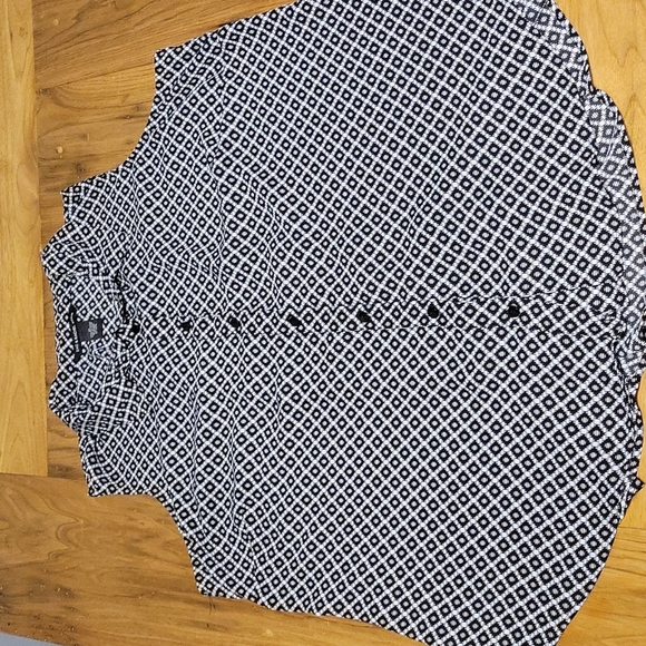 Zac & Rachel Tops - Zac & Rachel 2X black and white dressy lightweight tank